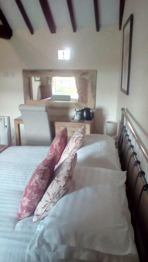 The Lincolnshire Poacher Inn Metheringham Kültér fotó