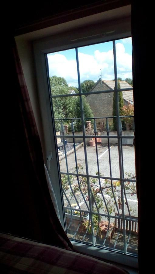 The Lincolnshire Poacher Inn Metheringham Kültér fotó